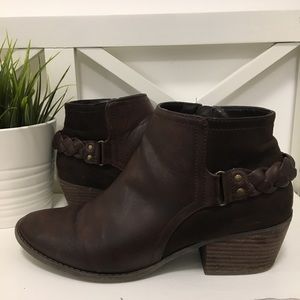 American Eagle | brown ankle booties